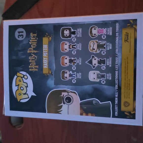 Funko Harry Potter Pop Vinyl Figure with Glasses and Scarf - Picture 3 of 6